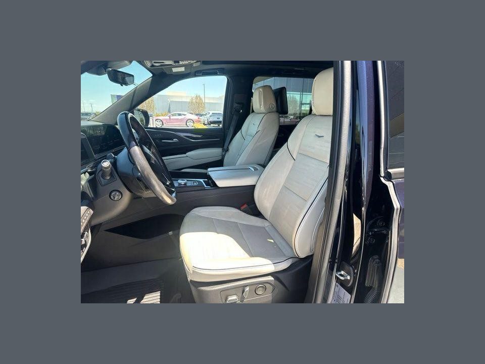 2023 Cadillac Escalade ESV 4WD Sport