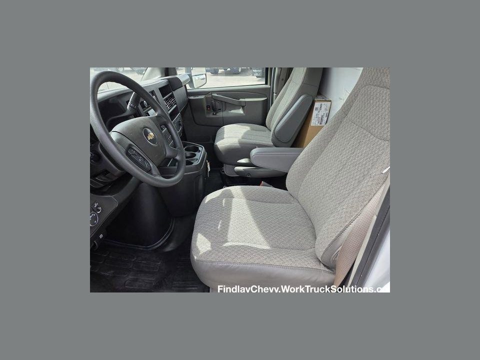 2025 Chevrolet Express Cutaway 4500 Van