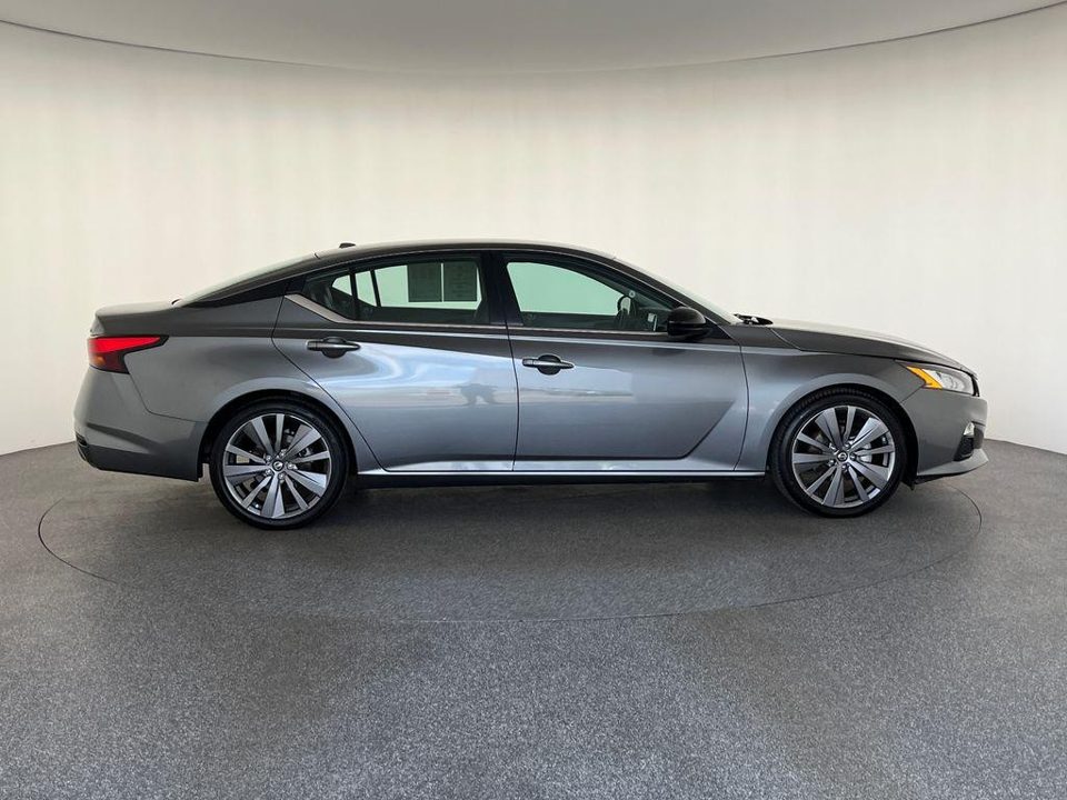 2021 Nissan Altima SR FWD