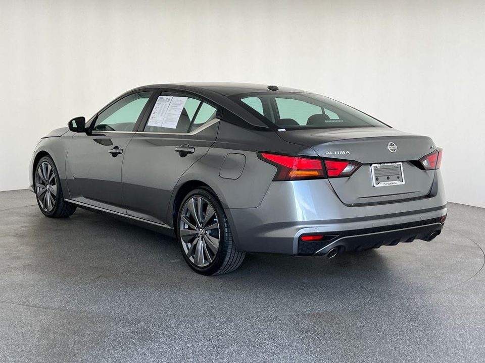 2021 Nissan Altima SR FWD