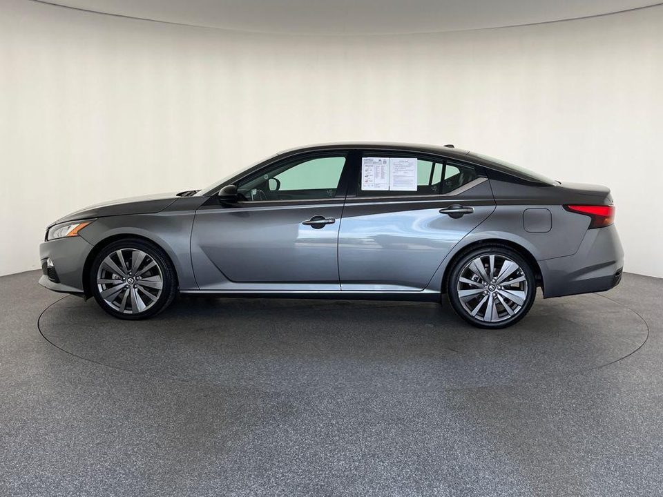 2021 Nissan Altima SR FWD