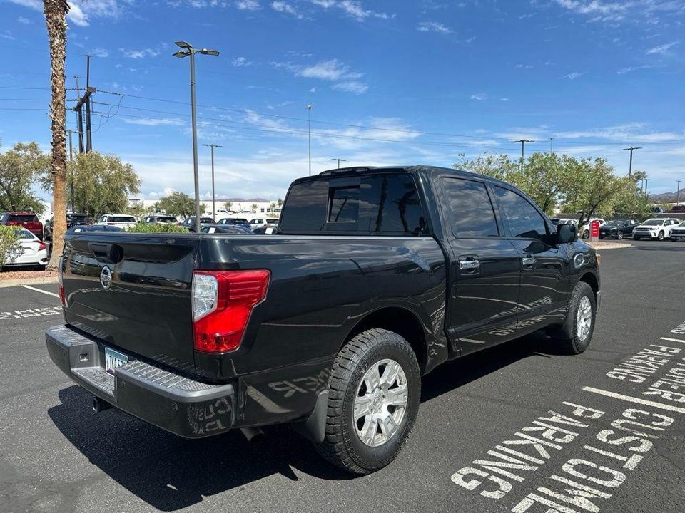 2017 Nissan TITAN SV