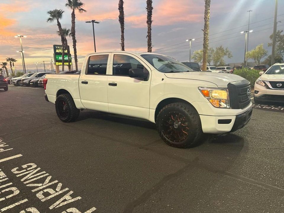 2022 Nissan TITAN Crew Cab S 4x2