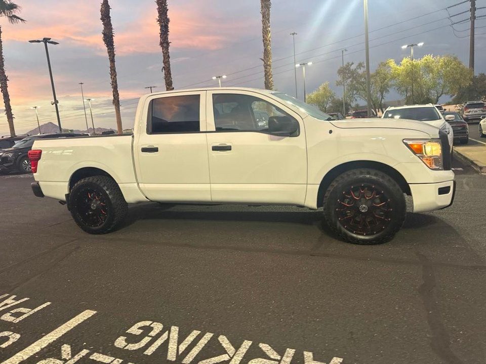 2022 Nissan TITAN Crew Cab S 4x2