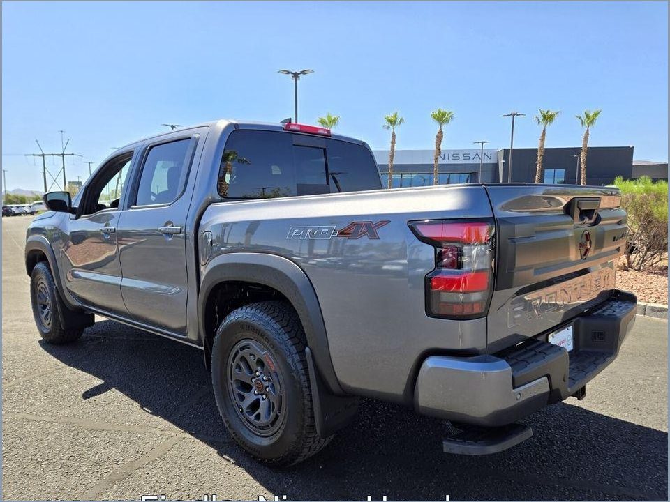 2026 Nissan Frontier Crew Cab PRO-4X 4x4
