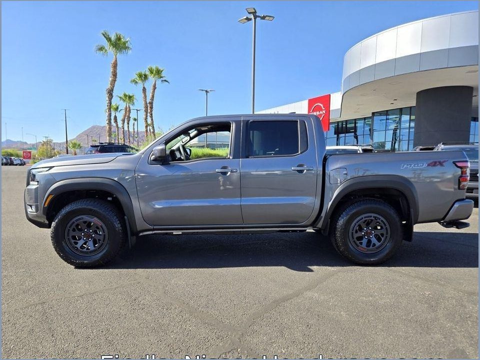 2026 Nissan Frontier Crew Cab PRO-4X 4x4