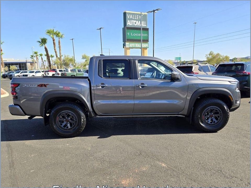 2026 Nissan Frontier Crew Cab PRO-4X 4x4