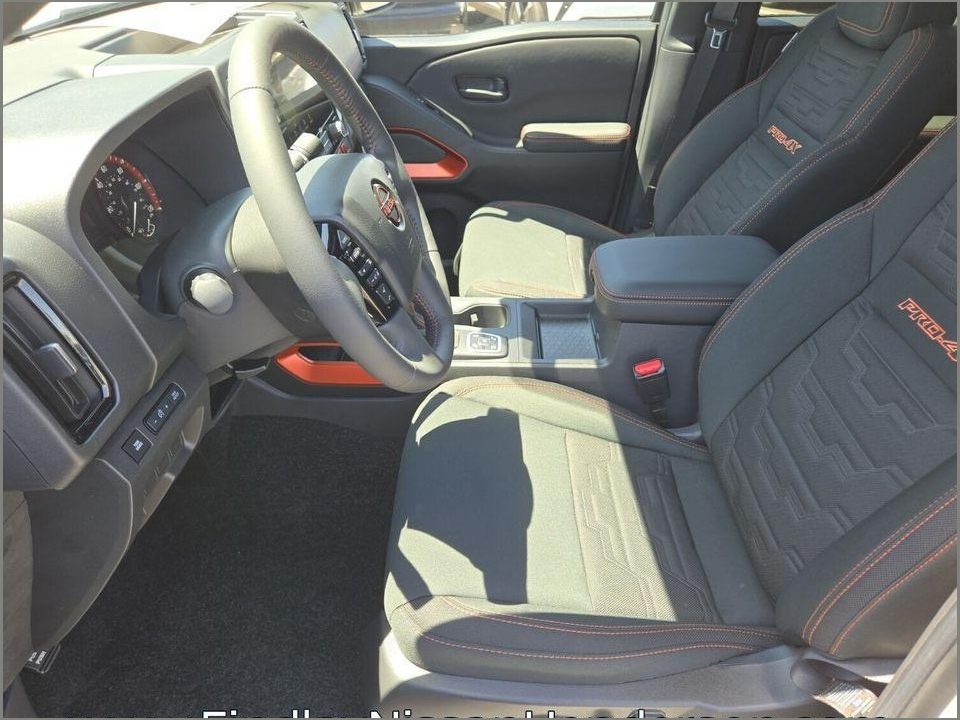 2026 Nissan Frontier Crew Cab PRO-4X 4x4