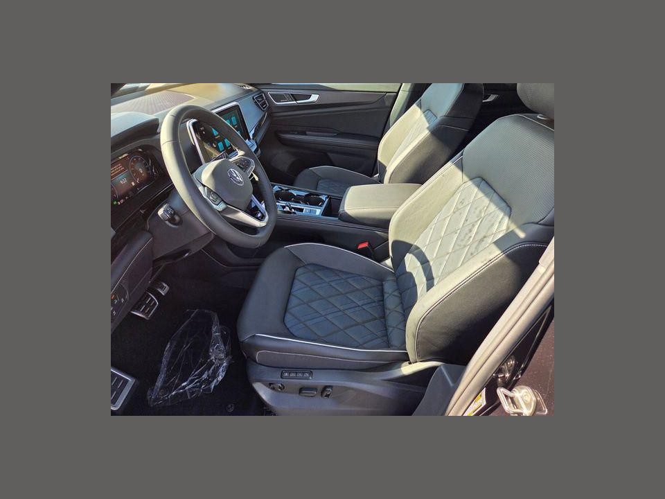 2026 Volkswagen Atlas Cross Sport SEL Premium R-Line