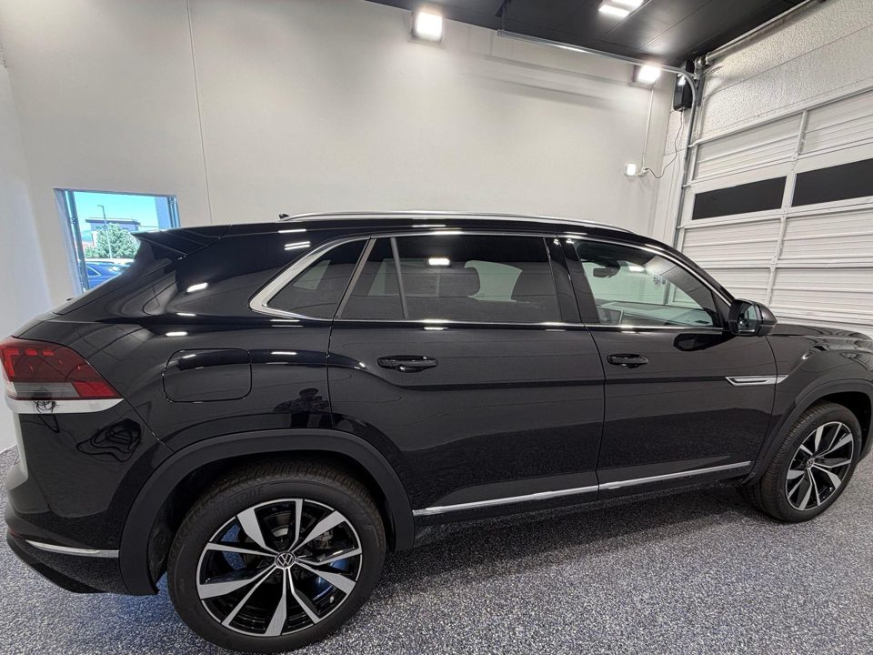 2026 Volkswagen Atlas Cross Sport SEL Premium R-Line
