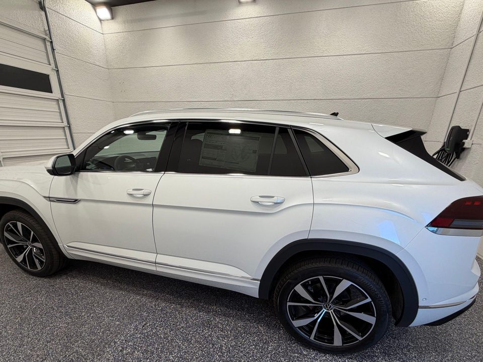 2026 Volkswagen Atlas Cross Sport SEL Premium R-Line