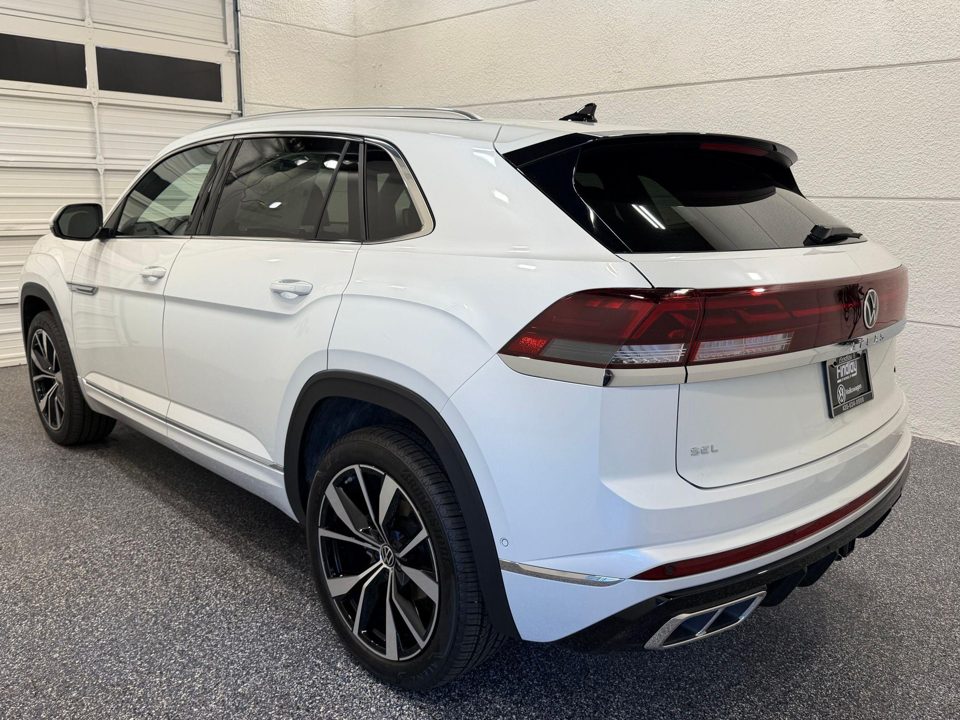 2026 Volkswagen Atlas Cross Sport SEL Premium R-Line