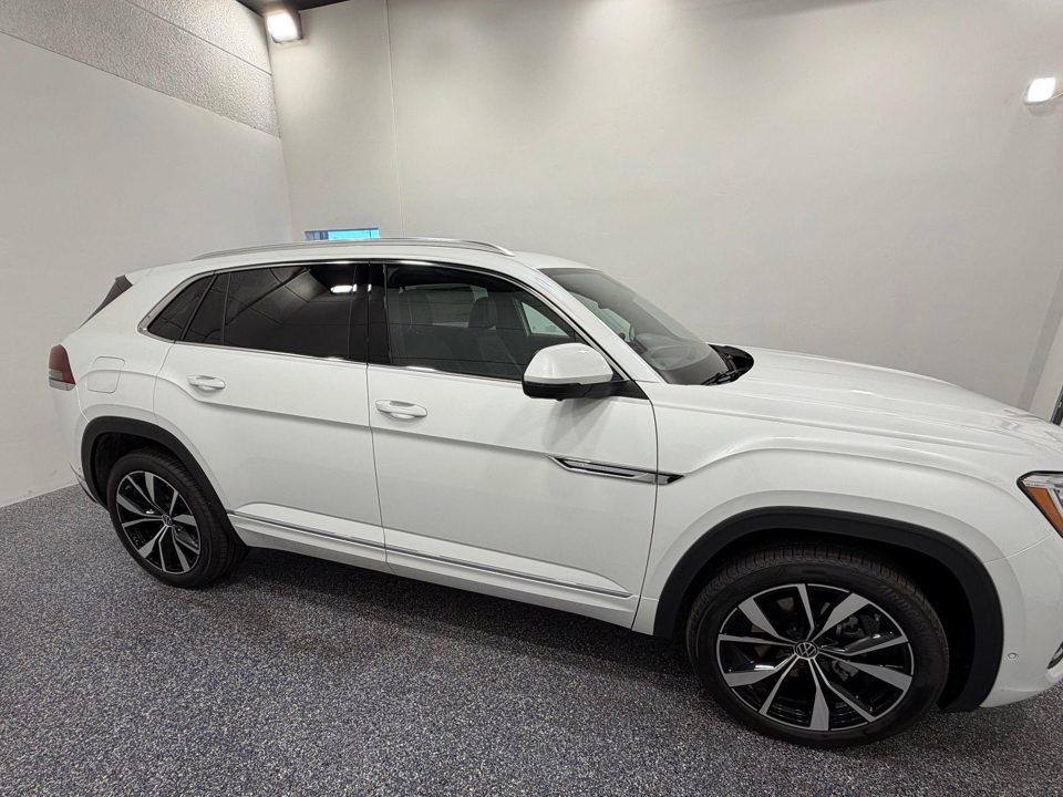 2026 Volkswagen Atlas Cross Sport SEL Premium R-Line