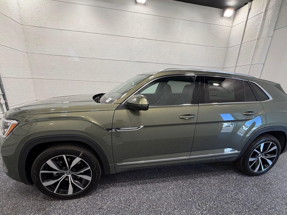 2026 Volkswagen Atlas Cross Sport SEL Premium R-Line