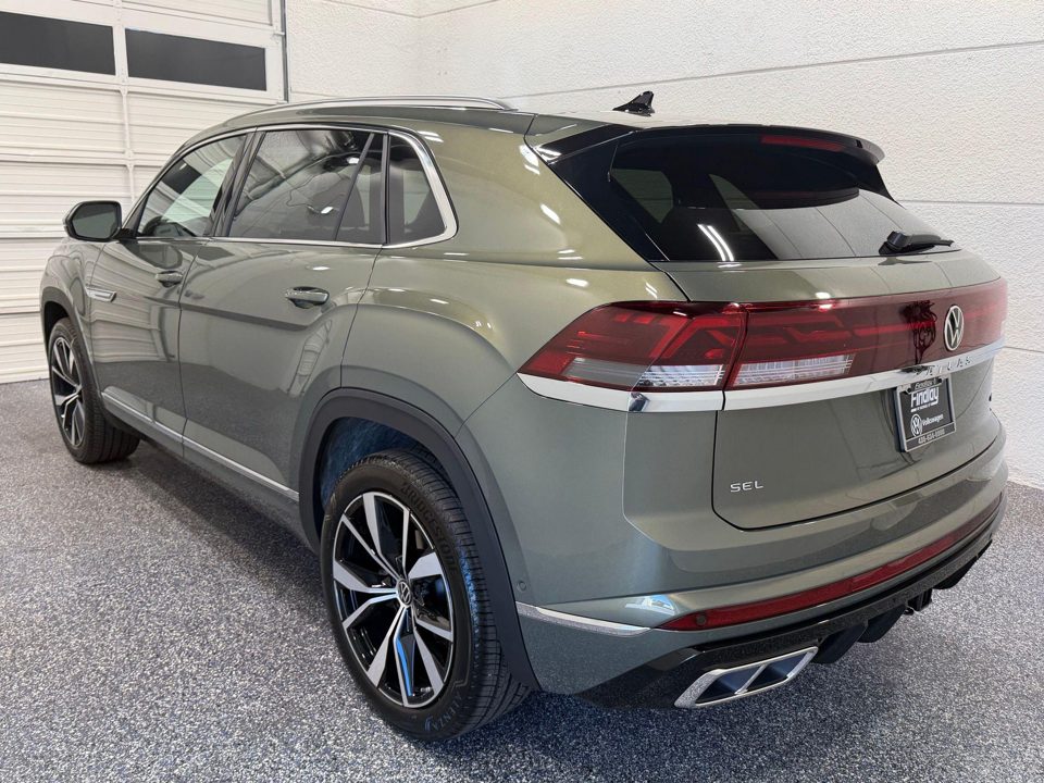 2026 Volkswagen Atlas Cross Sport SEL Premium R-Line