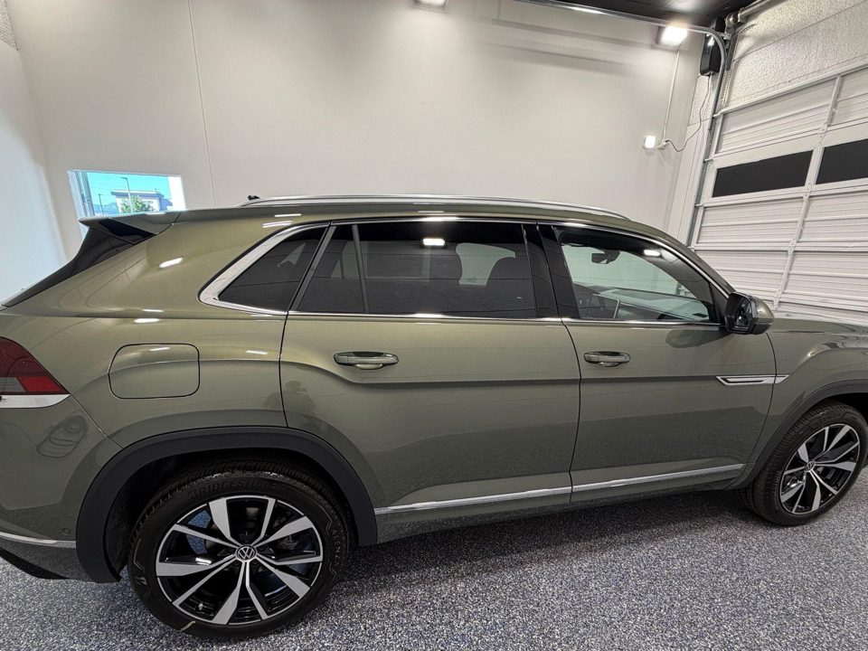 2026 Volkswagen Atlas Cross Sport SEL Premium R-Line