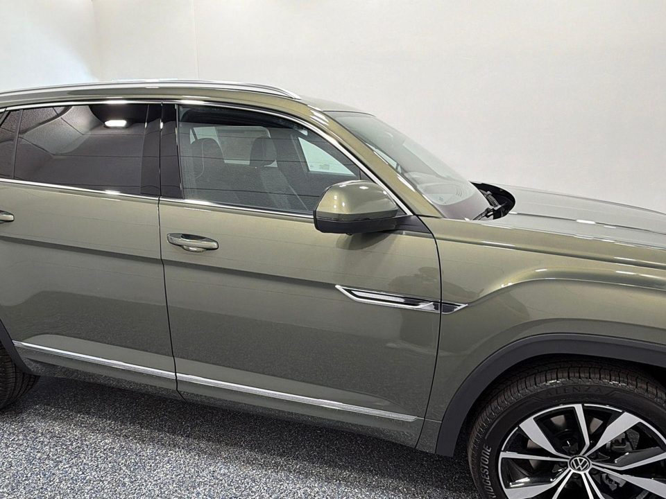 2026 Volkswagen Atlas Cross Sport SEL Premium R-Line