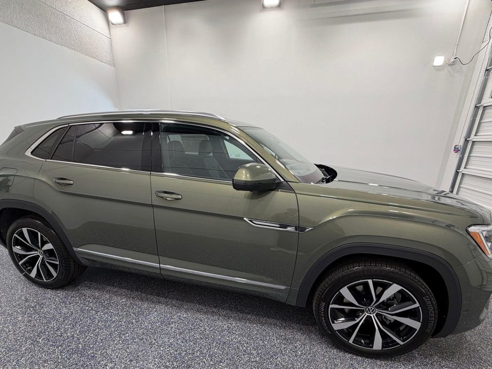 2026 Volkswagen Atlas Cross Sport SEL Premium R-Line