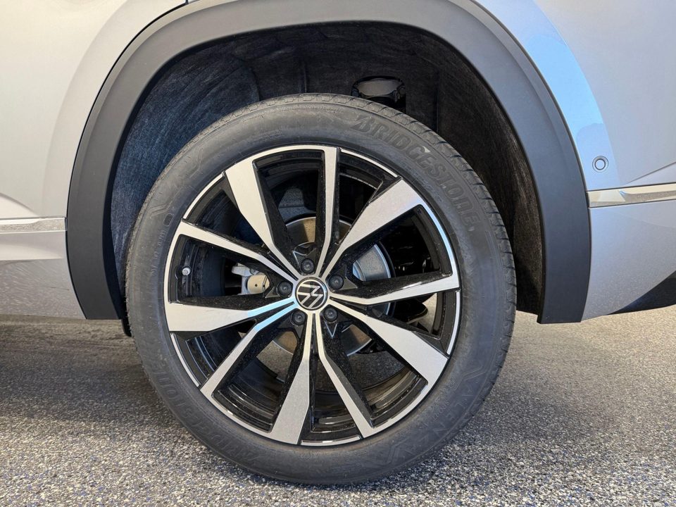2026 Volkswagen Atlas Cross Sport SEL Premium R-Line