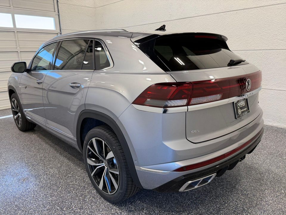 2026 Volkswagen Atlas Cross Sport SEL Premium R-Line