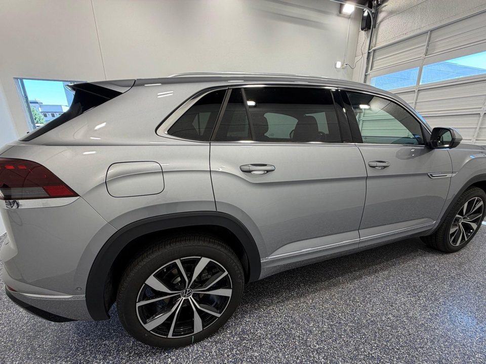 2026 Volkswagen Atlas Cross Sport SEL Premium R-Line