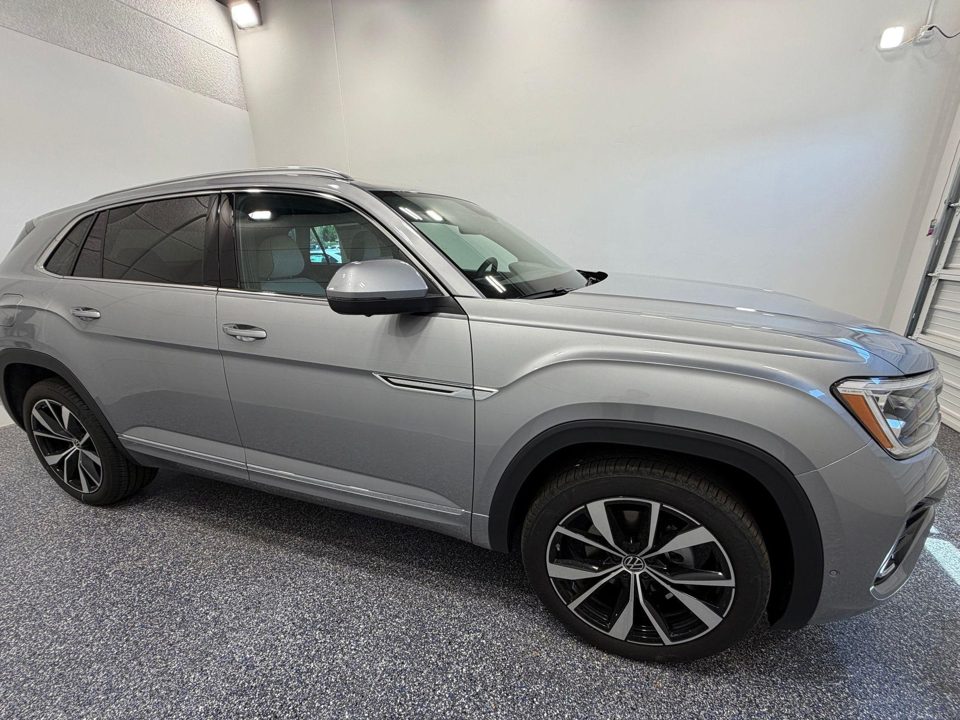 2026 Volkswagen Atlas Cross Sport SEL Premium R-Line