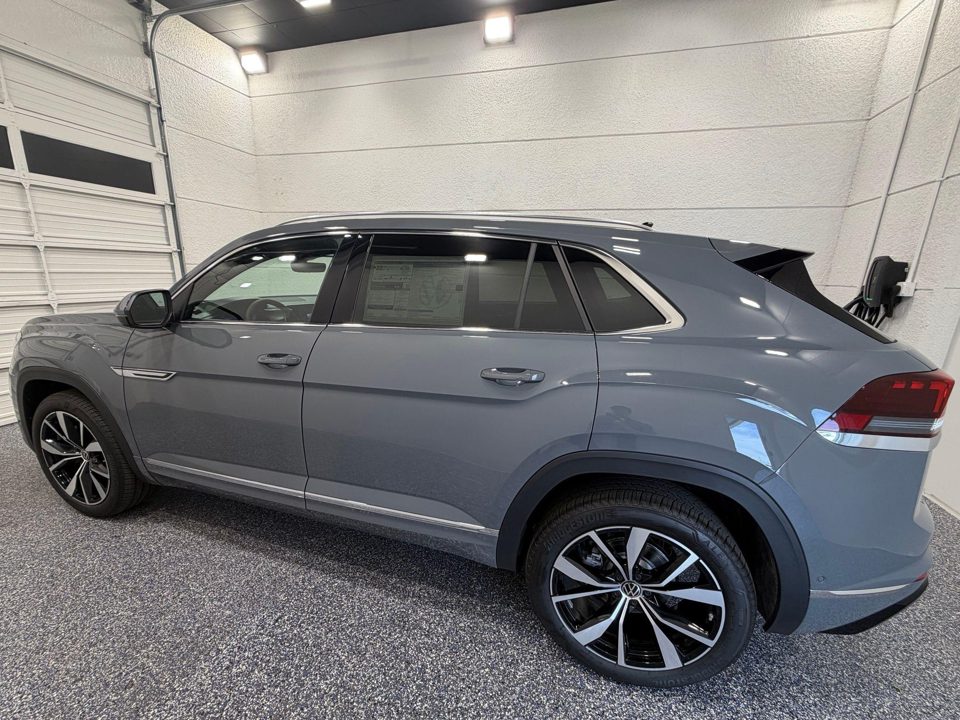 2026 Volkswagen Atlas Cross Sport SEL Premium R-Line