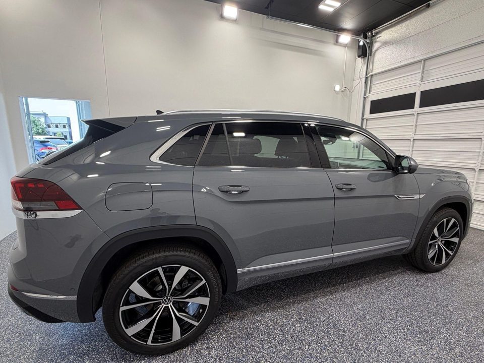 2026 Volkswagen Atlas Cross Sport SEL Premium R-Line