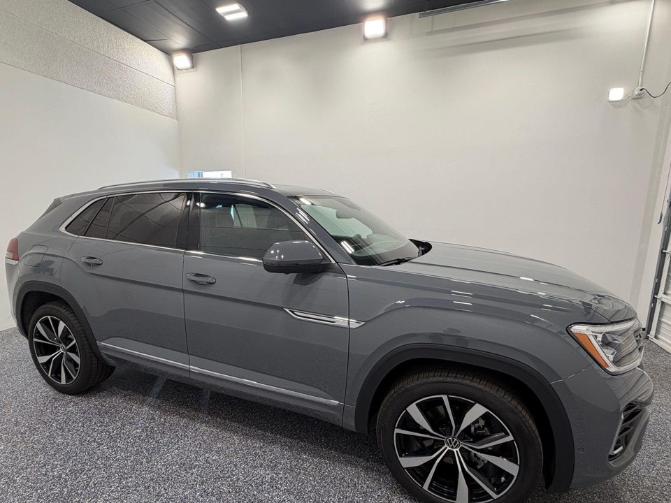2026 Volkswagen Atlas Cross Sport SEL Premium R-Line