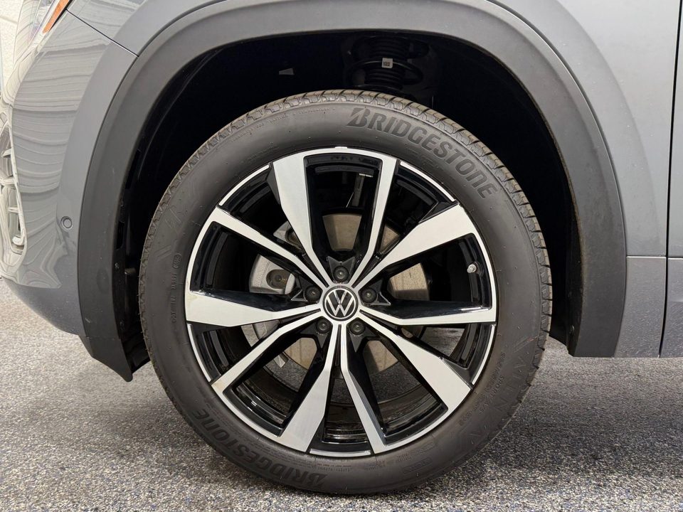 2026 Volkswagen Atlas Cross Sport SEL Premium R-Line