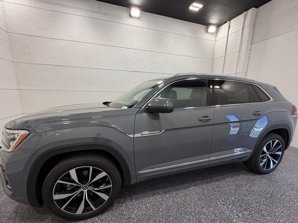 2026 Volkswagen Atlas Cross Sport SEL Premium R-Line