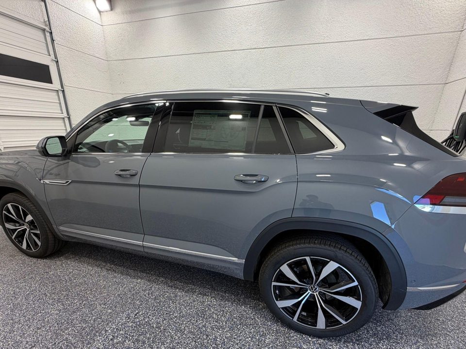 2026 Volkswagen Atlas Cross Sport SEL Premium R-Line