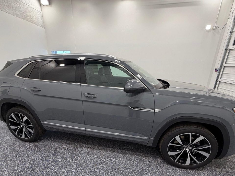 2026 Volkswagen Atlas Cross Sport SEL Premium R-Line