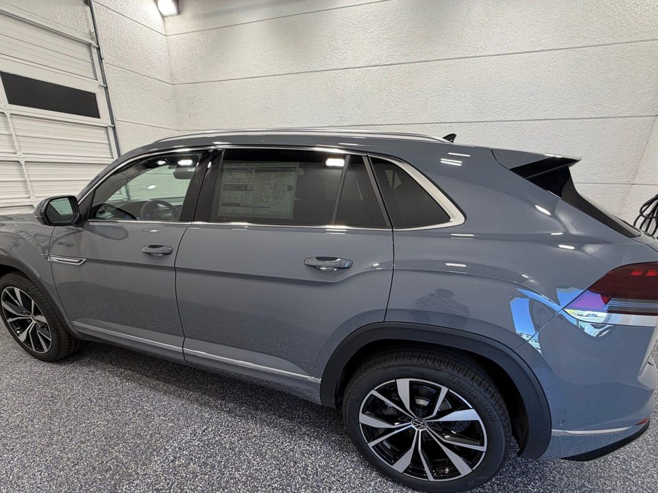 2026 Volkswagen Atlas Cross Sport SEL Premium R-Line