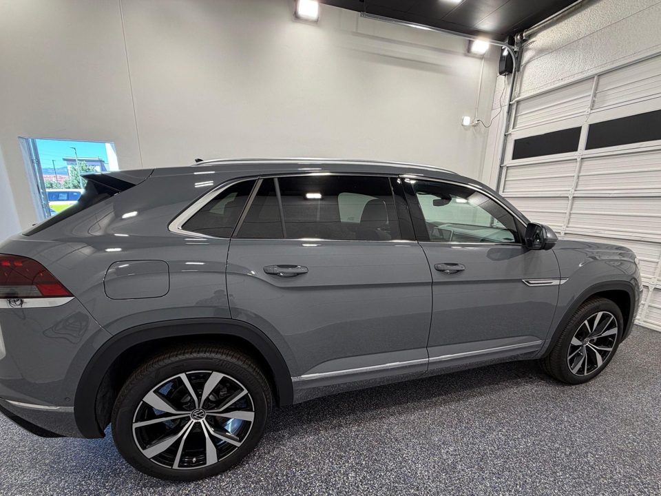 2026 Volkswagen Atlas Cross Sport SEL Premium R-Line