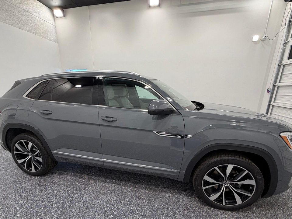 2026 Volkswagen Atlas Cross Sport SEL Premium R-Line
