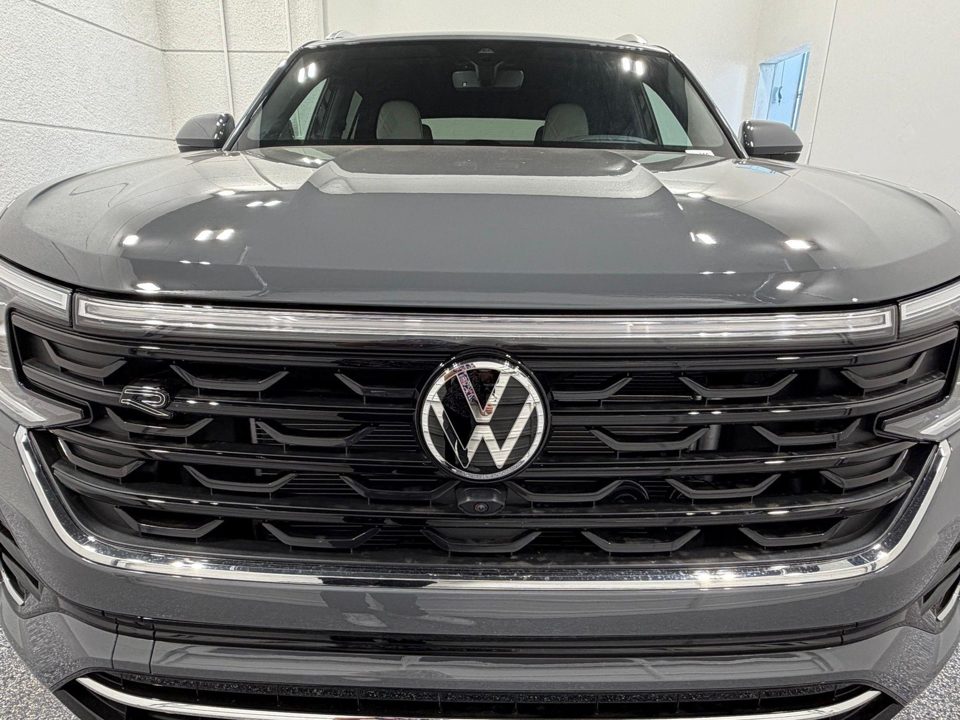 2026 Volkswagen Atlas Cross Sport SEL Premium R-Line