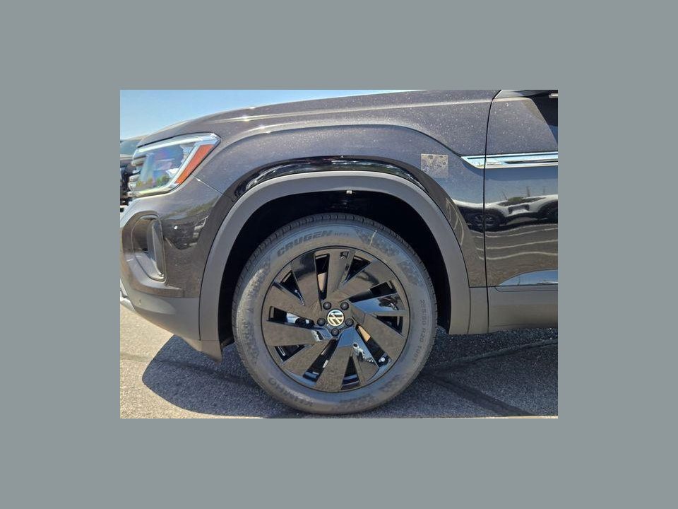 2026 Volkswagen Atlas Cross Sport SE with Technology