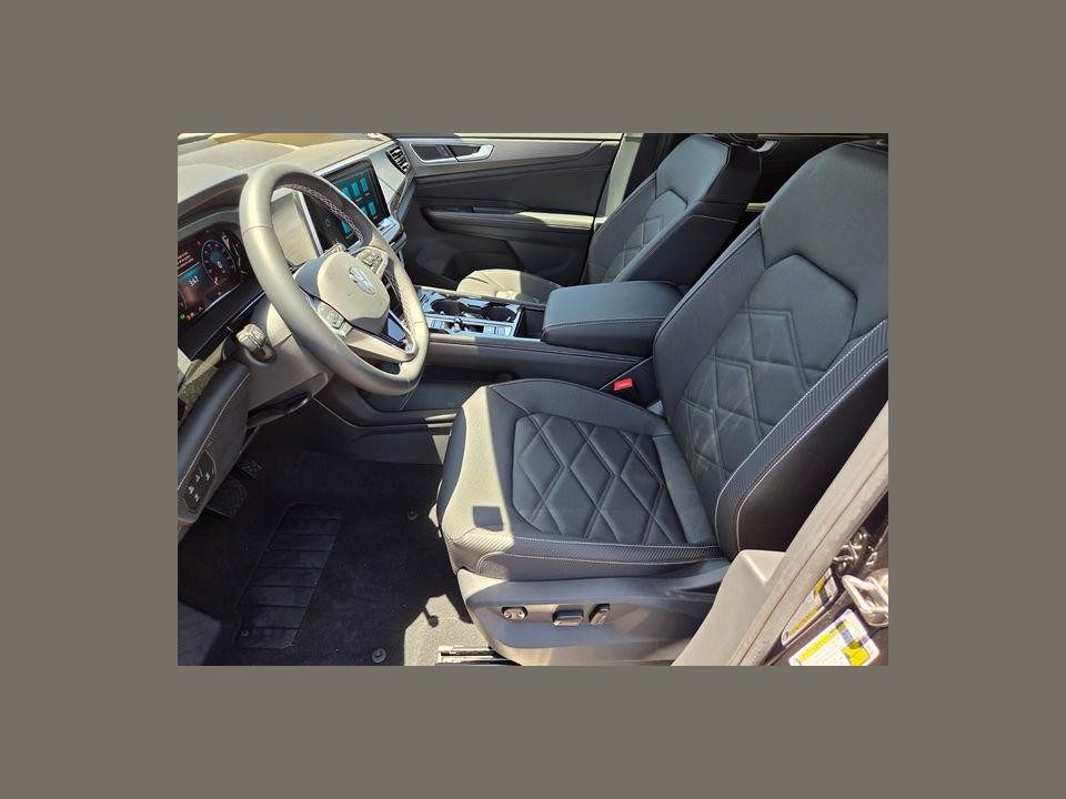 2026 Volkswagen Atlas Cross Sport SE with Technology