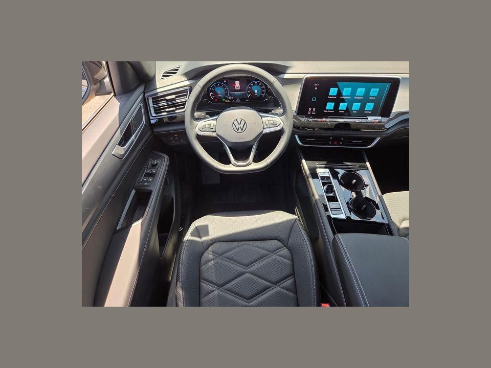 2026 Volkswagen Atlas Cross Sport SE with Technology