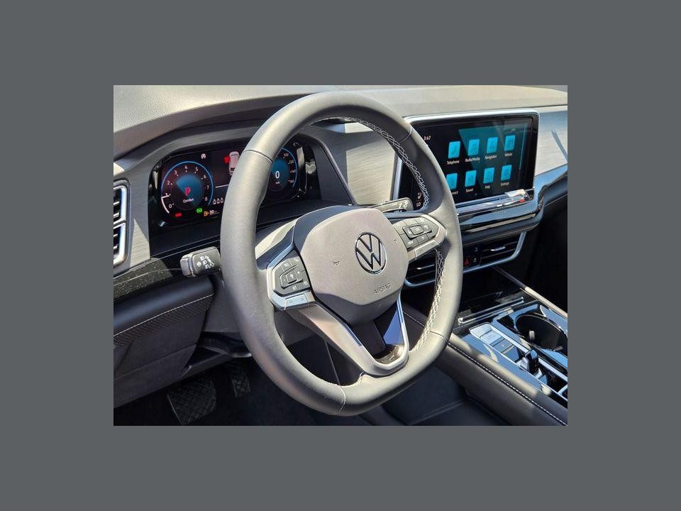 2026 Volkswagen Atlas Cross Sport SE with Technology