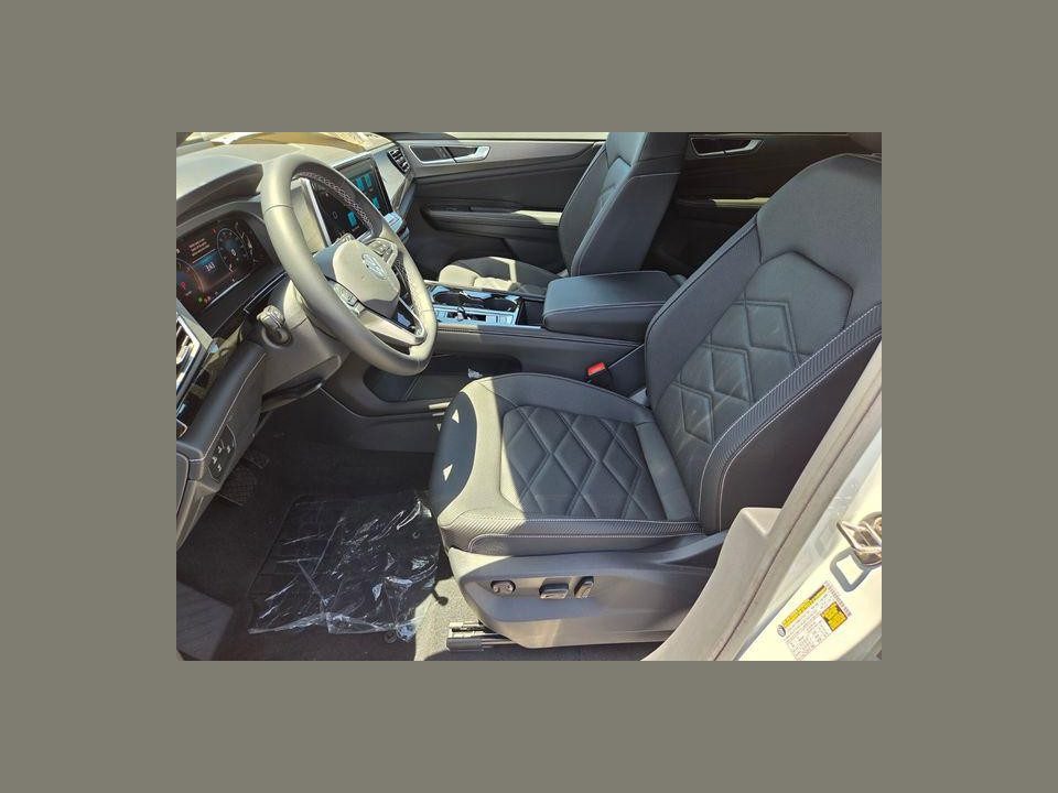2026 Volkswagen Atlas Cross Sport SE with Technology