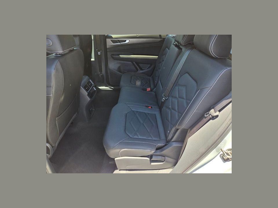 2026 Volkswagen Atlas Cross Sport SE with Technology