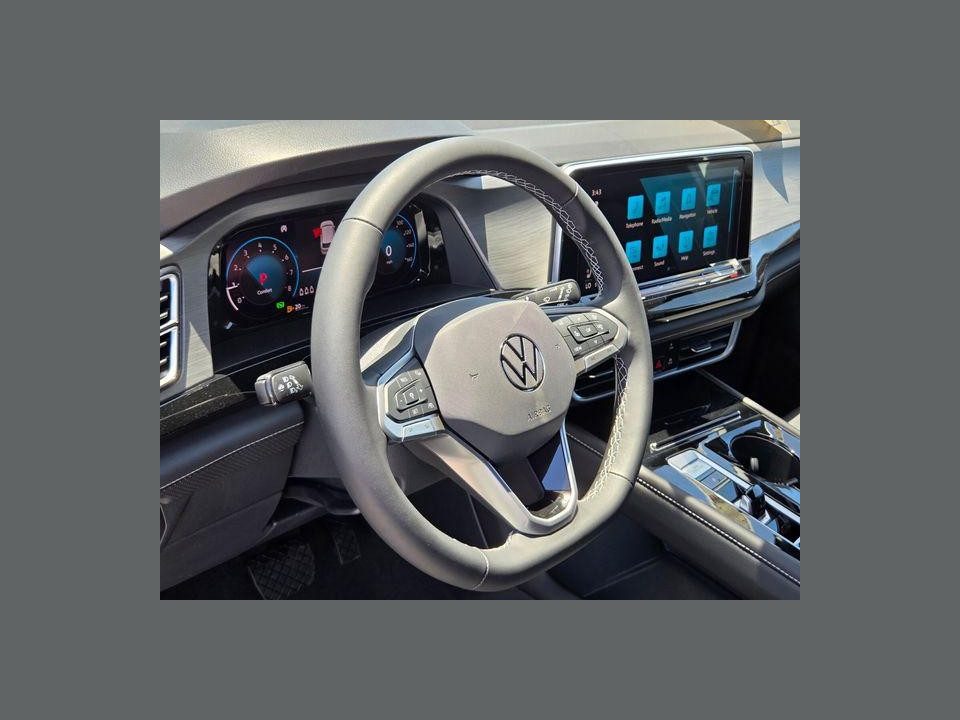2026 Volkswagen Atlas Cross Sport SE with Technology