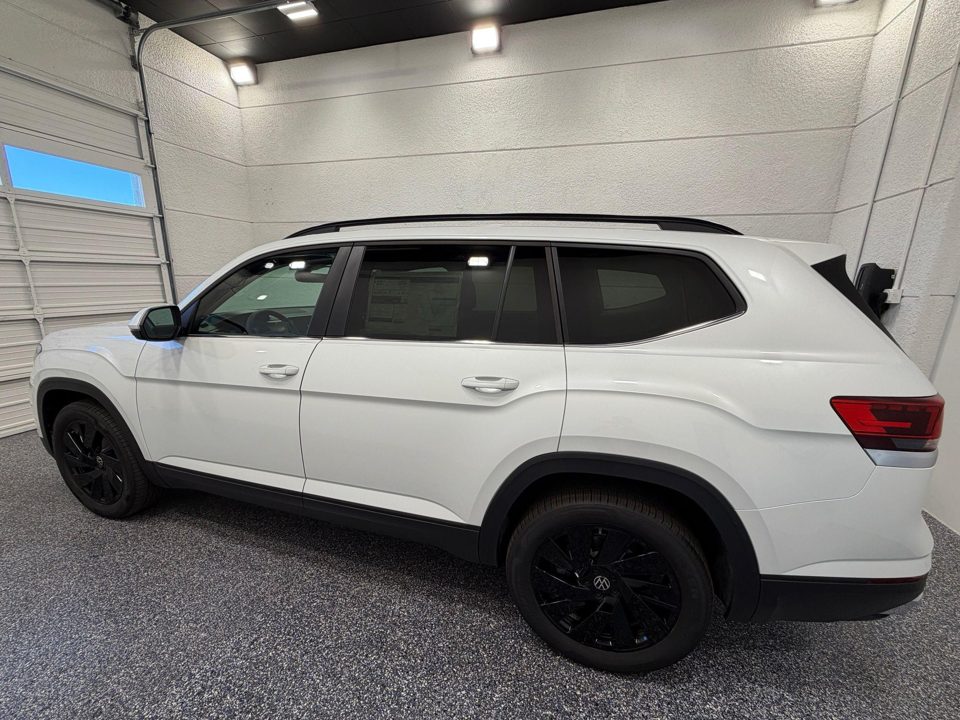 2026 Volkswagen Atlas SE with Technology