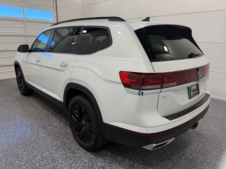 2026 Volkswagen Atlas SE with Technology