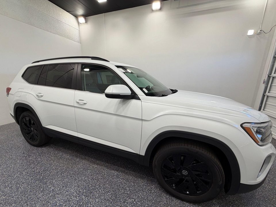 2026 Volkswagen Atlas SE with Technology