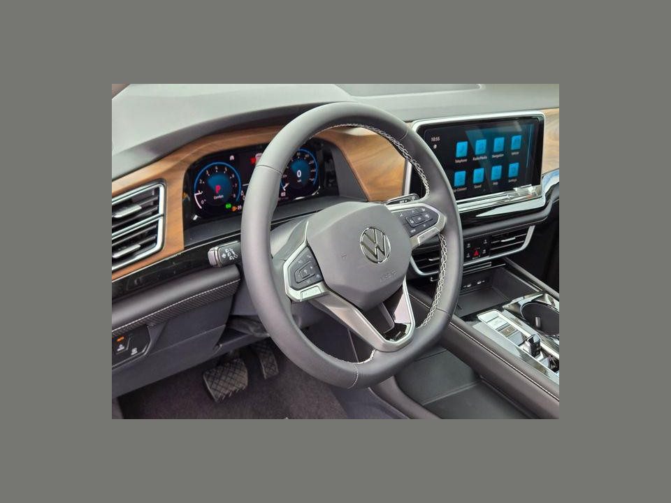 2026 Volkswagen Atlas SE with Technology