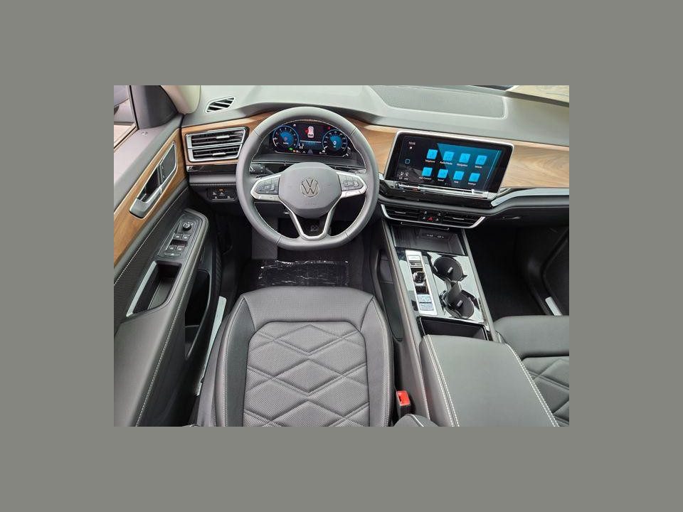 2026 Volkswagen Atlas SE with Technology