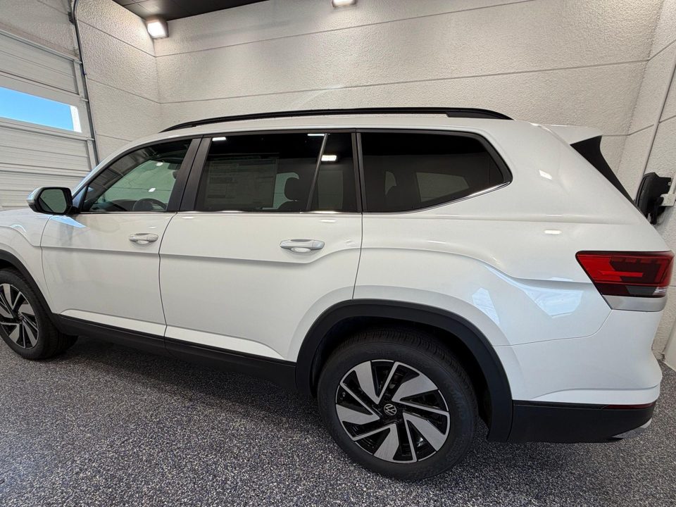 2026 Volkswagen Atlas SE with Technology